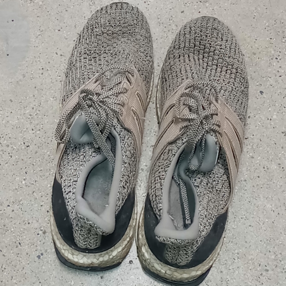 mens ultra boost size 10